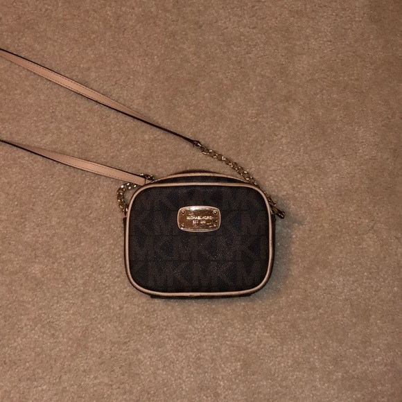 Michael Kors small crossbody - Picture 1 of 3